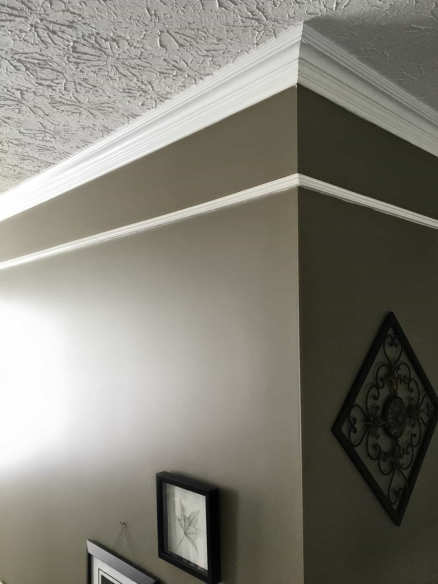 Faux Frieze Molding in Foyer