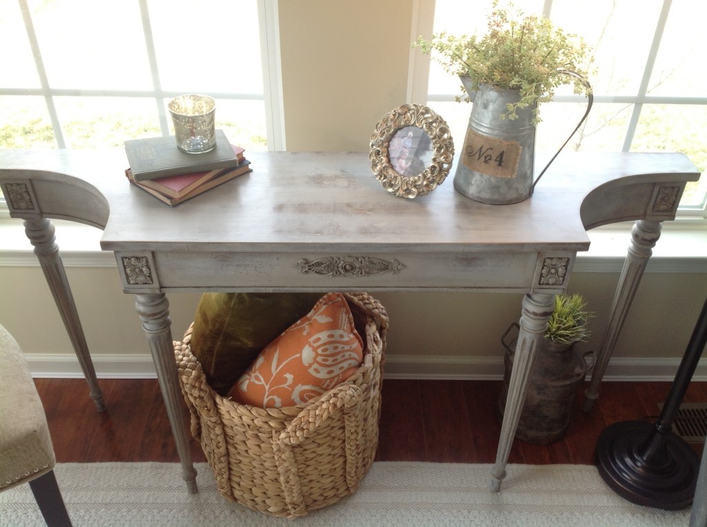 Final Result: Annie Sloan Chalk Paint Table Makeover