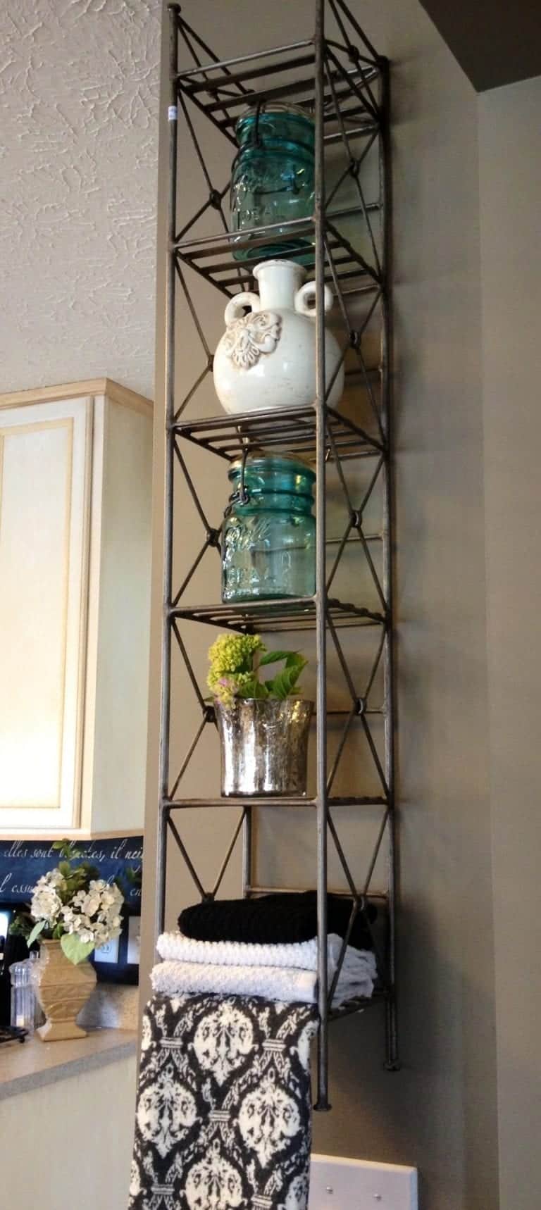 Upcycling: CD Tower as a Shelf