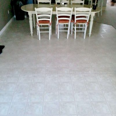 DIY Laminate Floor Installation {Budget} Tutorial - by SnazzyLittleThings.com