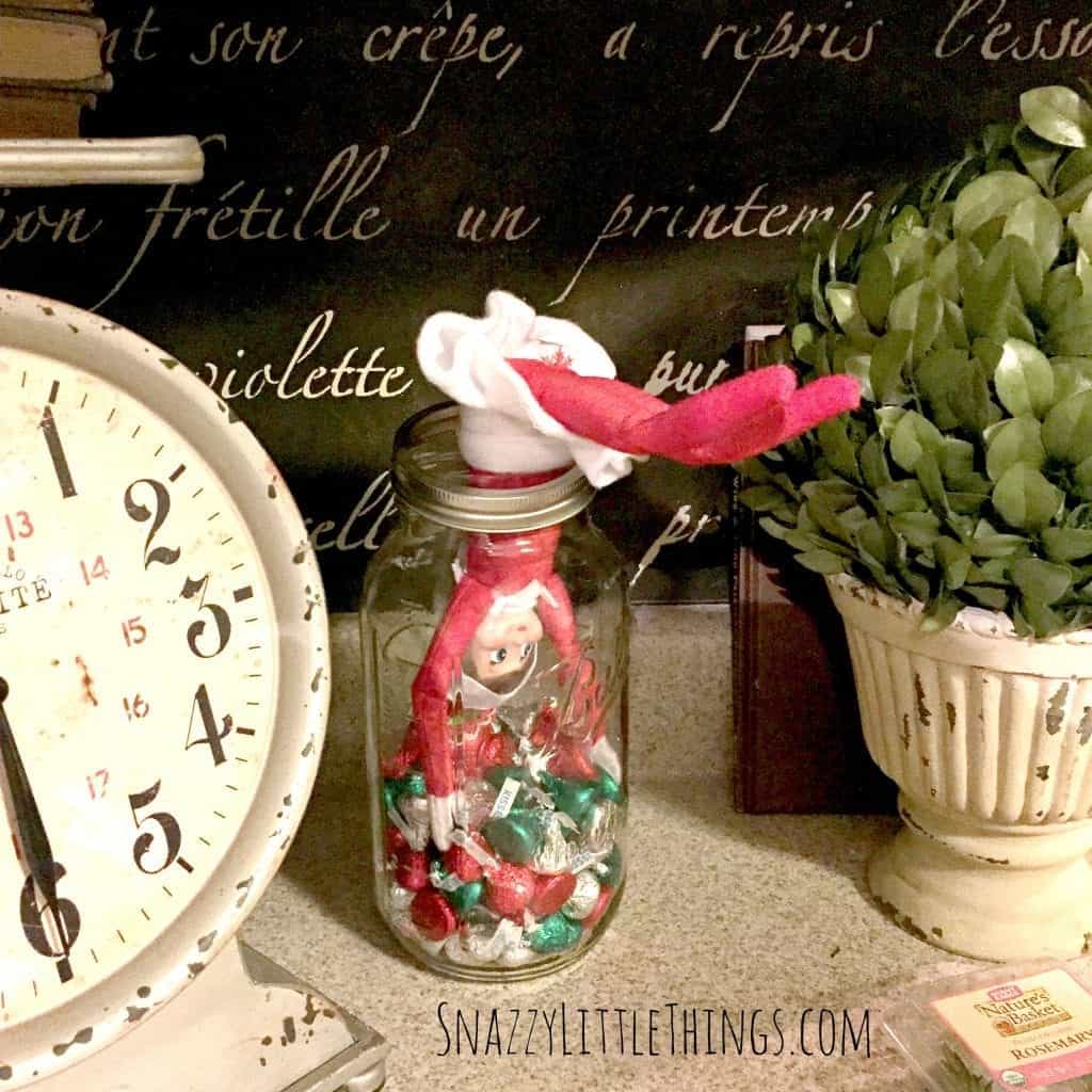 Joy the Elf Raiding the Kisses