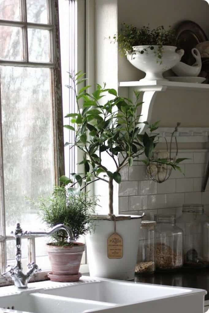 Rustic Spring Kitchen - Favorite Things Friday | by Snazzy LIttle Things