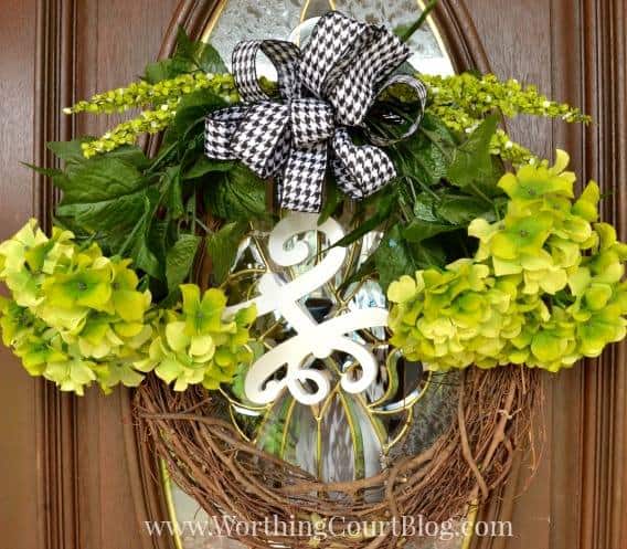 A 10 minute wreath, from Worthington Court Blog