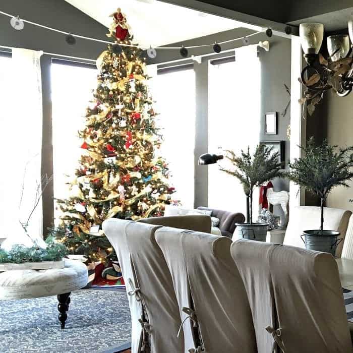 Dining and Sunroom, Holiday Home Tour 2015 by SnazzyLittleThings.com