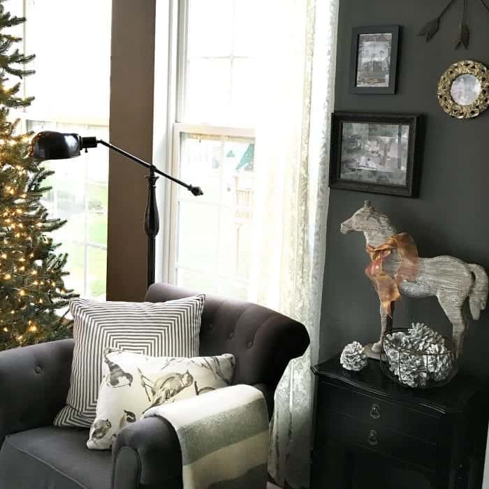 Holiday Home Tour 2015 Horse Display