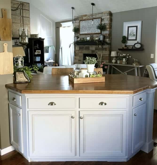 DIY Beadboard Kitchen Island with Corbels