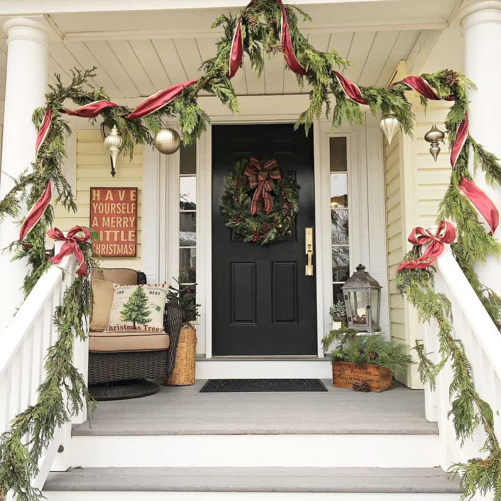 12 Welcoming Holiday Entrances