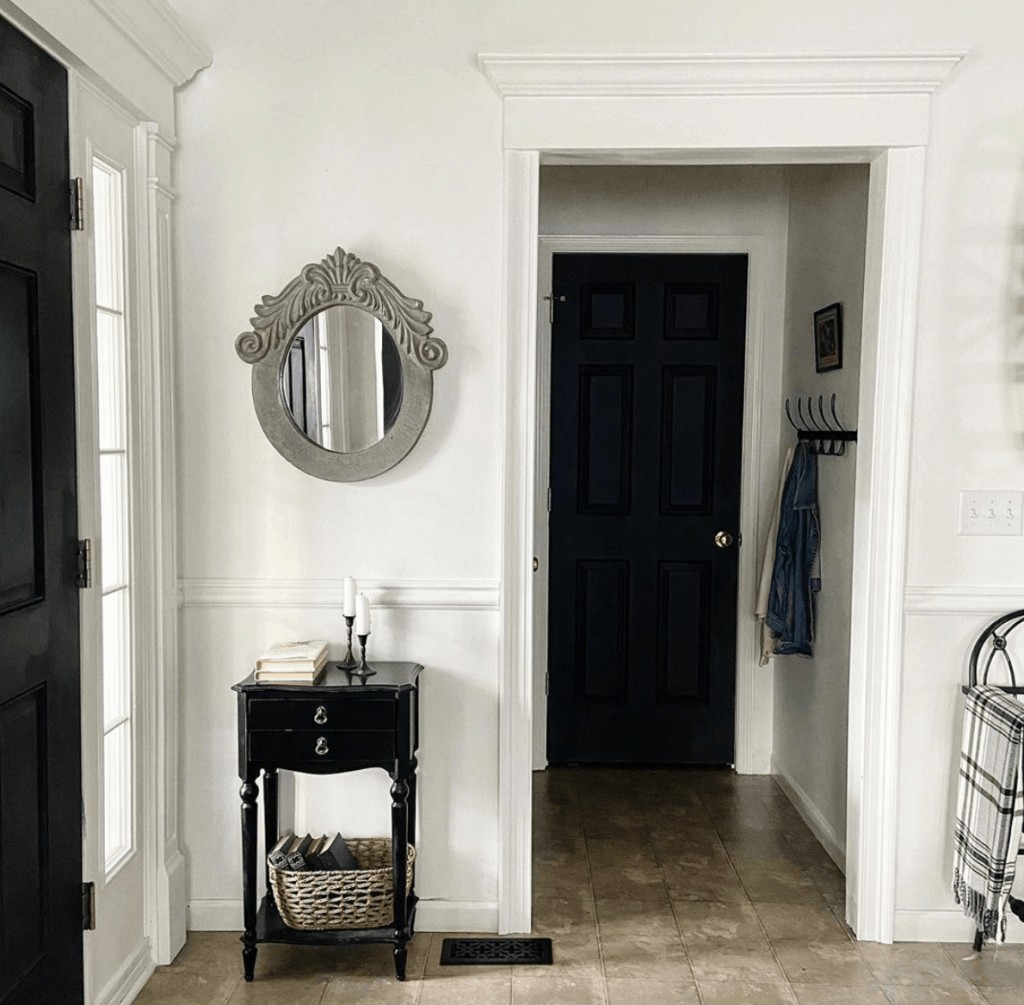 French style mirror, thrifted vintage mirror in foyer, entryway decorating ideas